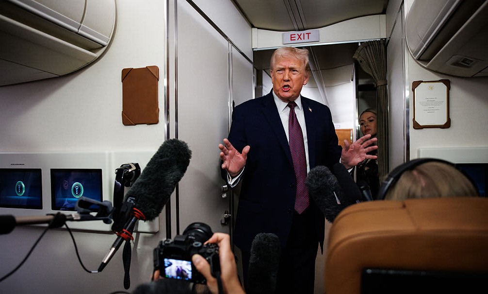 Trump kërcënon me tarifë doganore 25 për qind çdo vend që bën tregti me Iranin